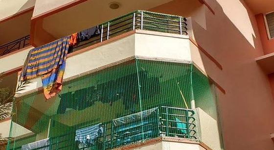Machine à filet d'ombrage double aiguille type DRCA en HDPE vierge pour la fabrication de filets d'ombrage vert soleil