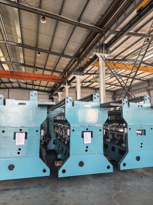 Machine de fabrication de filets d'ombrage à haute vitesse de 200 à 450 tr / min avec une largeur de travail de 135 à 260 pouces et une jauge E3-E18 pour les applications agricoles